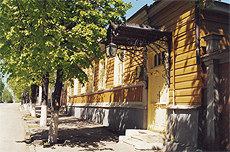 Фасад музея Грановского.
